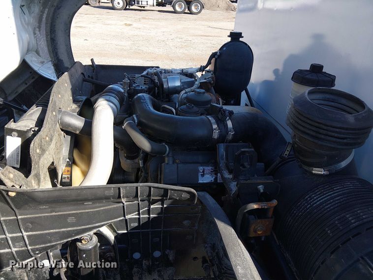 image for item EG1707 2007 Ford Low Cab Forward utility / service truck