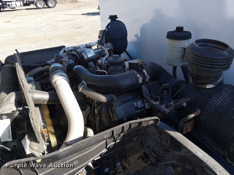 image for item EG1707 2007 Ford Low Cab Forward utility / service truck