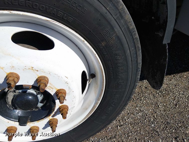 image for item EG1707 2007 Ford Low Cab Forward utility / service truck