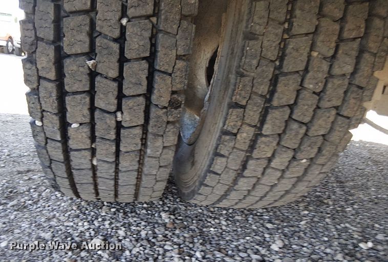 image for item EG1707 2007 Ford Low Cab Forward utility / service truck