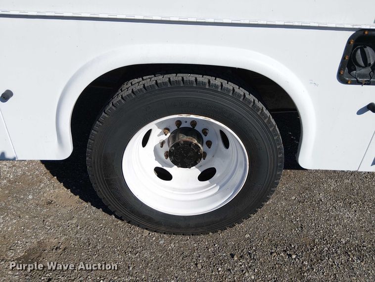 image for item EG1707 2007 Ford Low Cab Forward utility / service truck