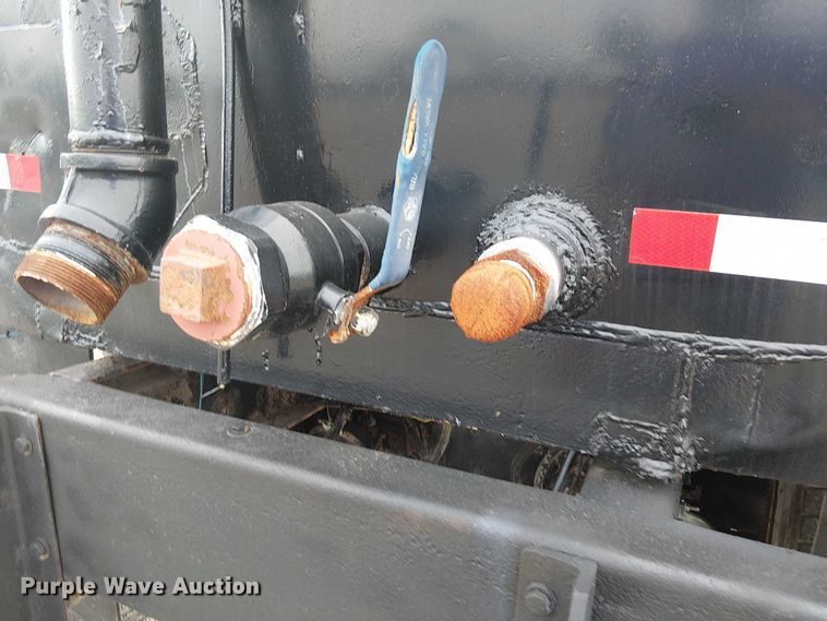 image for item EG1714 2007 International 7400 water truck