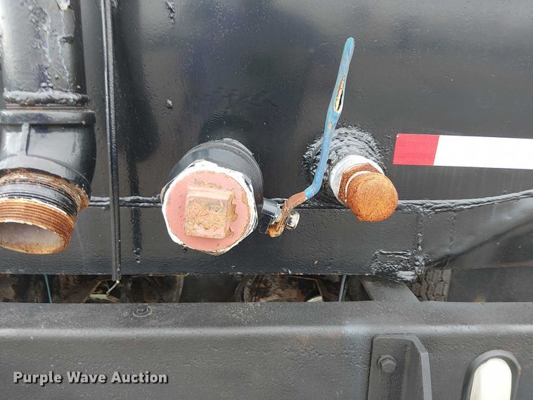 image for item EG1714 2007 International 7400 water truck