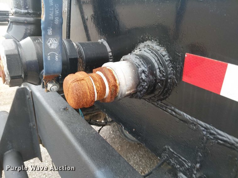 image for item EG1714 2007 International 7400 water truck