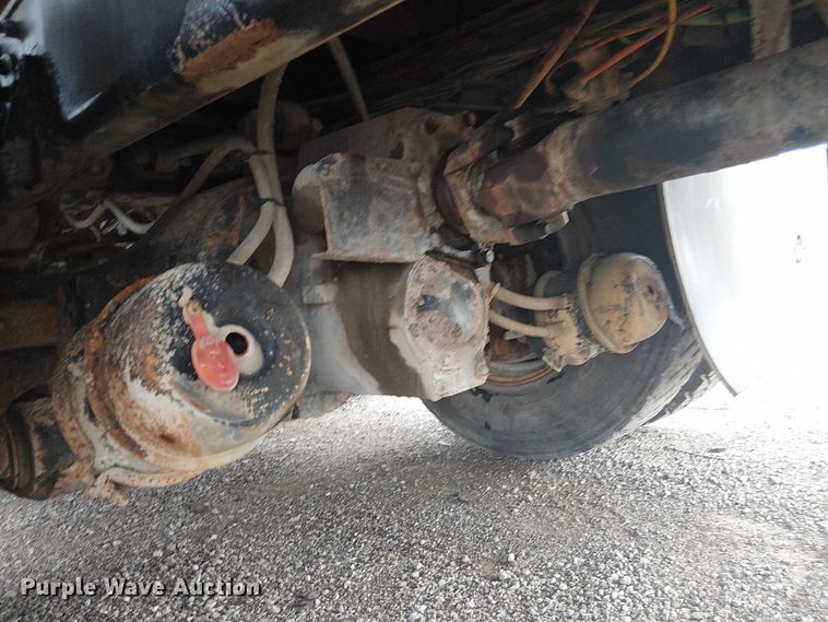 image for item EG1714 2007 International 7400 water truck