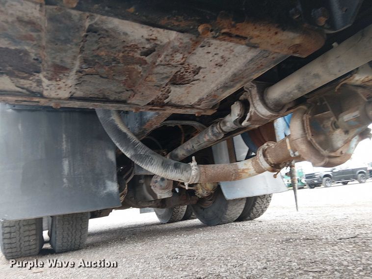 image for item EG1714 2007 International 7400 water truck