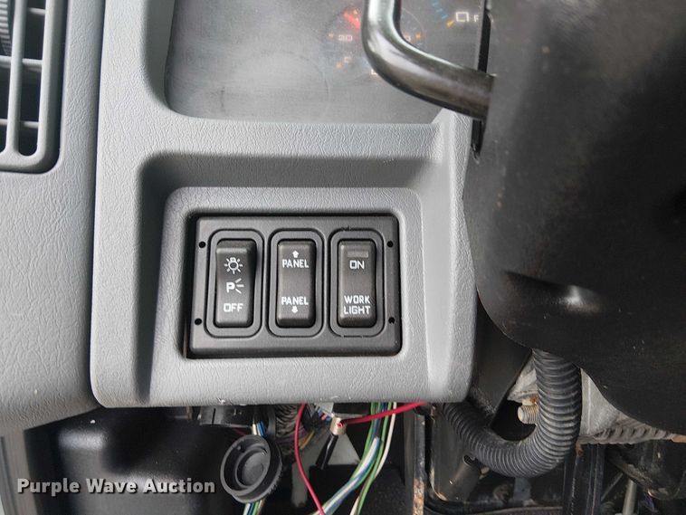 image for item EG1714 2007 International 7400 water truck