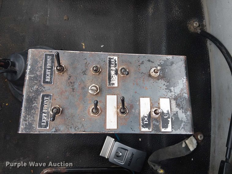 image for item EG1714 2007 International 7400 water truck