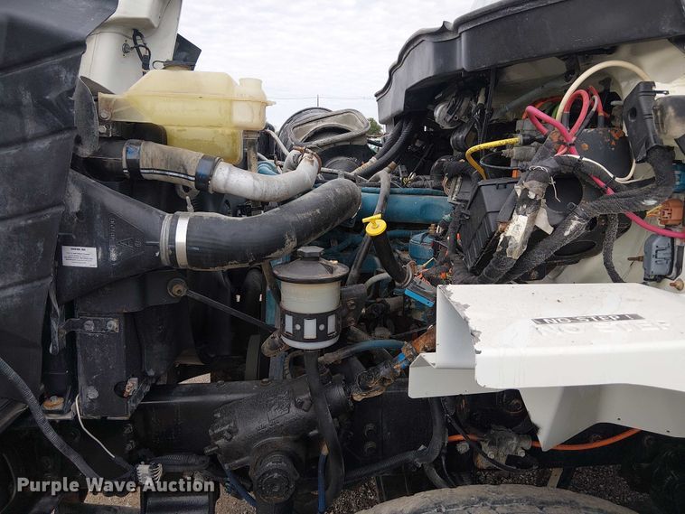 image for item EG1714 2007 International 7400 water truck