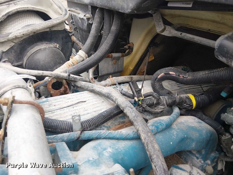 image for item EG1714 2007 International 7400 water truck