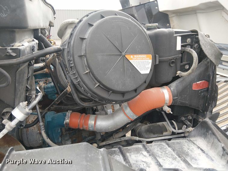 image for item EG1714 2007 International 7400 water truck