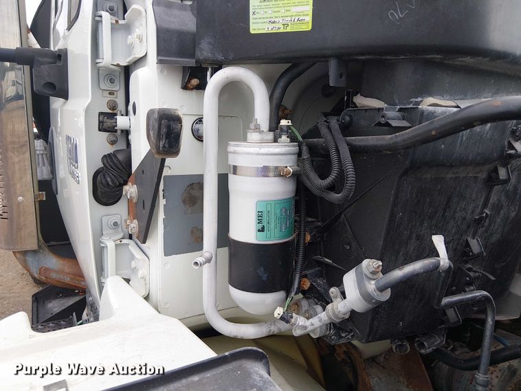 image for item EG1714 2007 International 7400 water truck