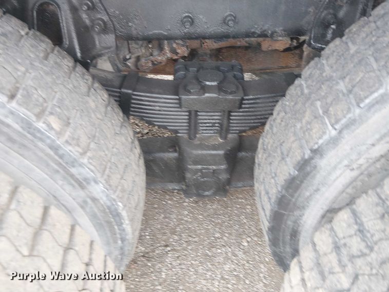 image for item EG1714 2007 International 7400 water truck