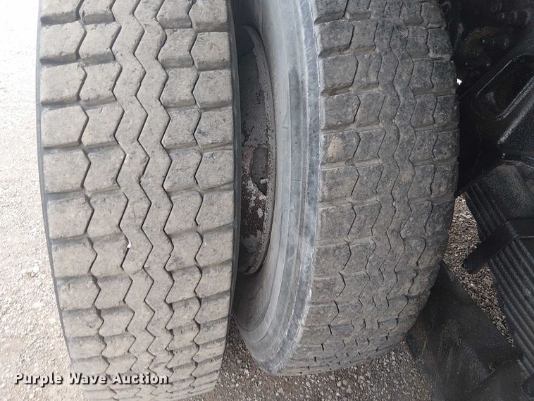 image for item EG1714 2007 International 7400 water truck