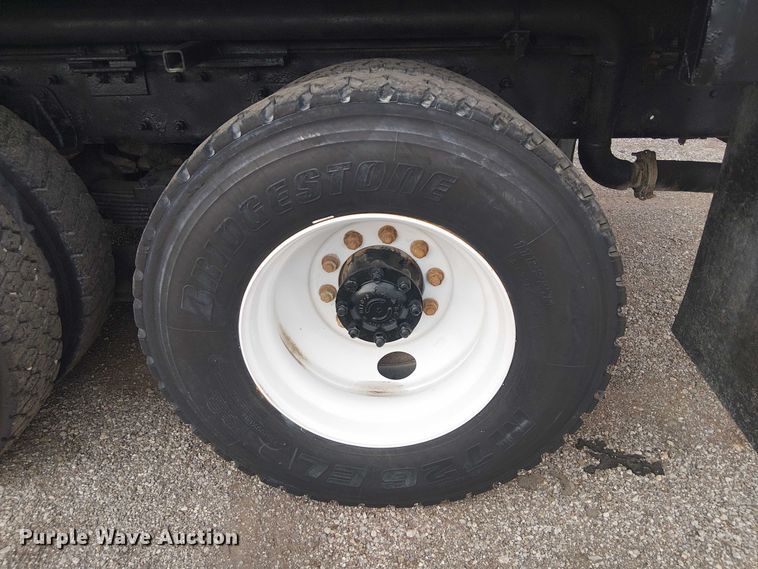 image for item EG1714 2007 International 7400 water truck