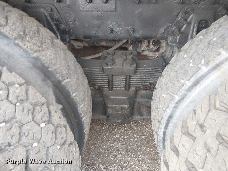 image for item EG1714 2007 International 7400 water truck