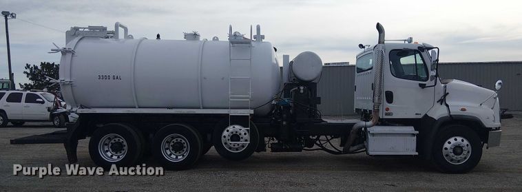 image for item EG1715 2015 Freightliner 114SD vacuum truck