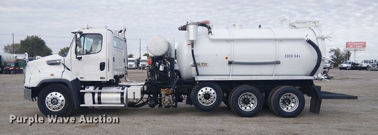 image for item EG1715 2015 Freightliner 114SD vacuum truck