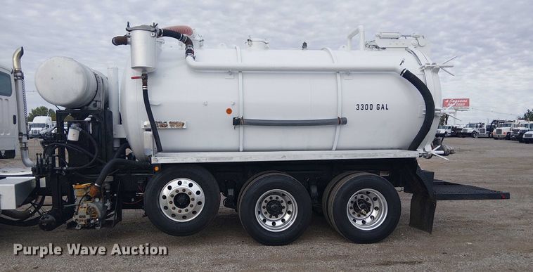 image for item EG1715 2015 Freightliner 114SD vacuum truck