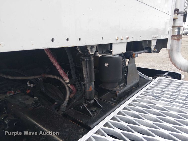 image for item EG1715 2015 Freightliner 114SD vacuum truck