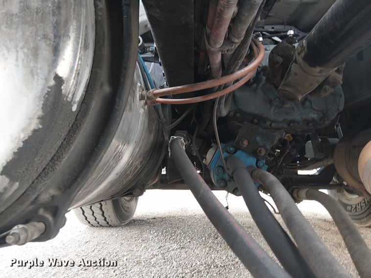 image for item EG1715 2015 Freightliner 114SD vacuum truck