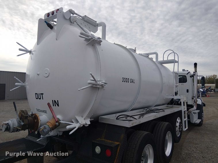 image for item EG1715 2015 Freightliner 114SD vacuum truck