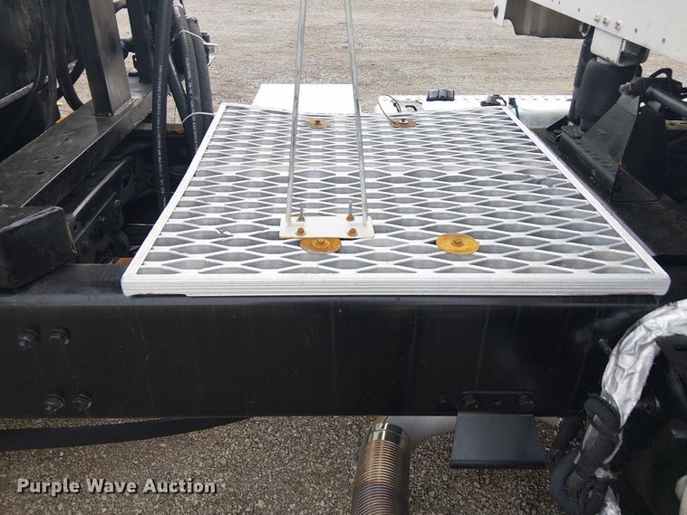 image for item EG1715 2015 Freightliner 114SD vacuum truck