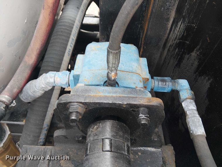 image for item EG1715 2015 Freightliner 114SD vacuum truck