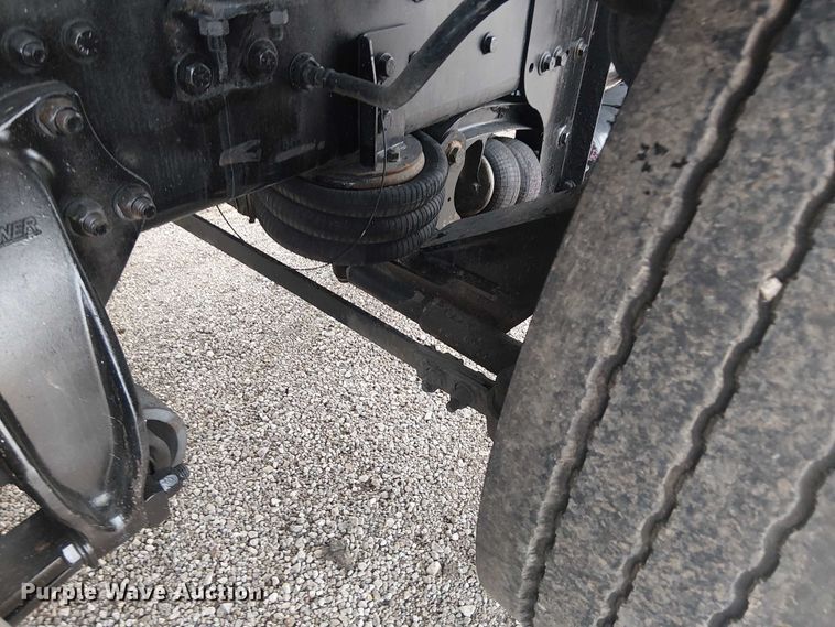 image for item EG1715 2015 Freightliner 114SD vacuum truck