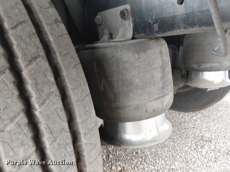 image for item EG1715 2015 Freightliner 114SD vacuum truck