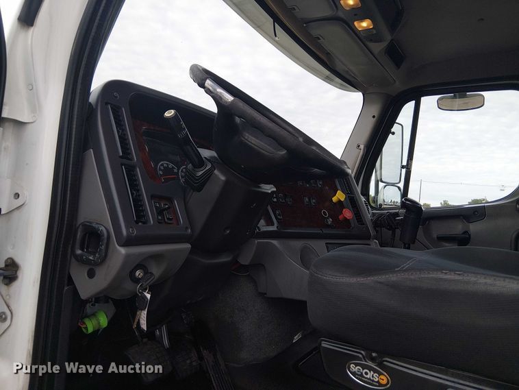 image for item EG1715 2015 Freightliner 114SD vacuum truck