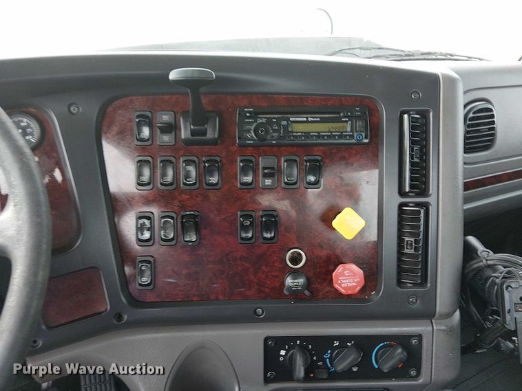 image for item EG1715 2015 Freightliner 114SD vacuum truck