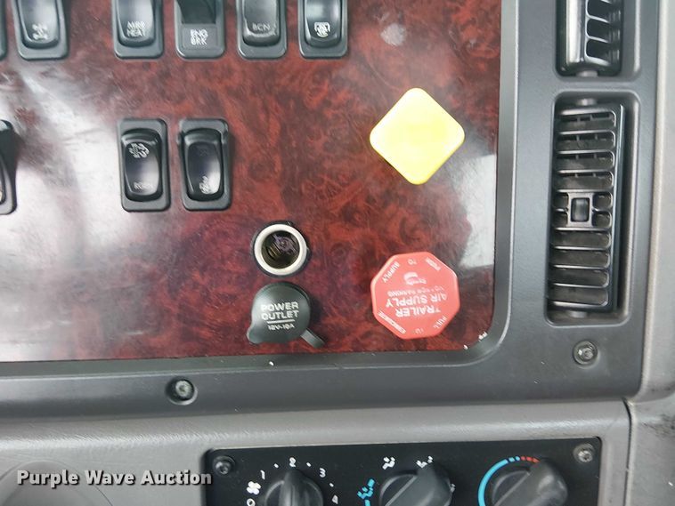 image for item EG1715 2015 Freightliner 114SD vacuum truck