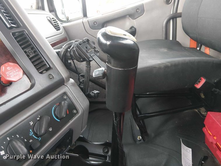 image for item EG1715 2015 Freightliner 114SD vacuum truck