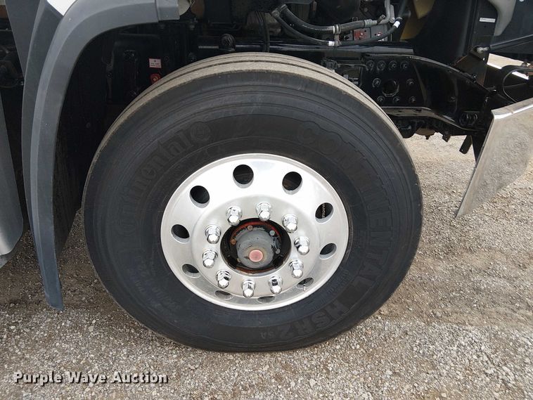 image for item EG1715 2015 Freightliner 114SD vacuum truck