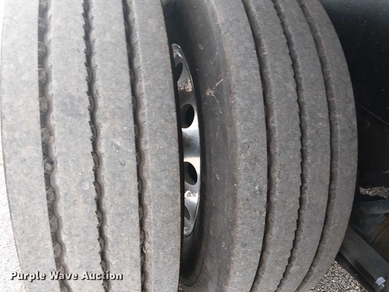 image for item EG1715 2015 Freightliner 114SD vacuum truck