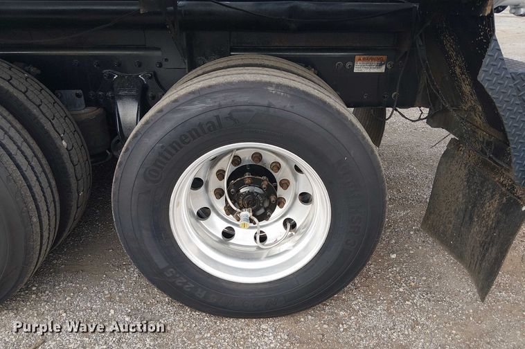 image for item EG1715 2015 Freightliner 114SD vacuum truck