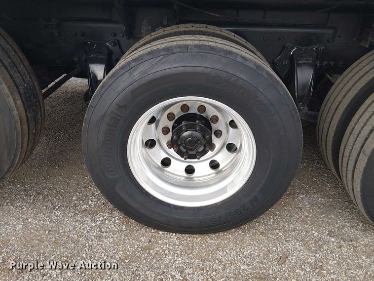 image for item EG1715 2015 Freightliner 114SD vacuum truck