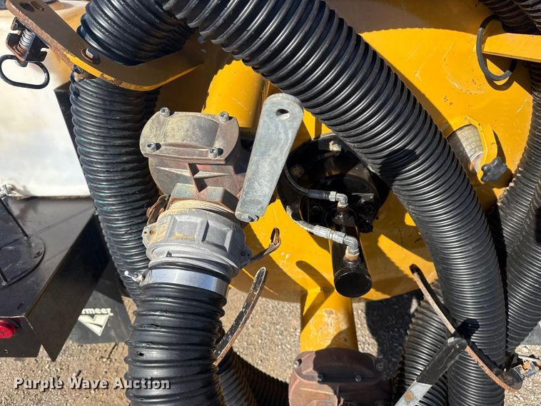 image for item EG1720 2023 Vermeer LP573SGT vacuum excavator