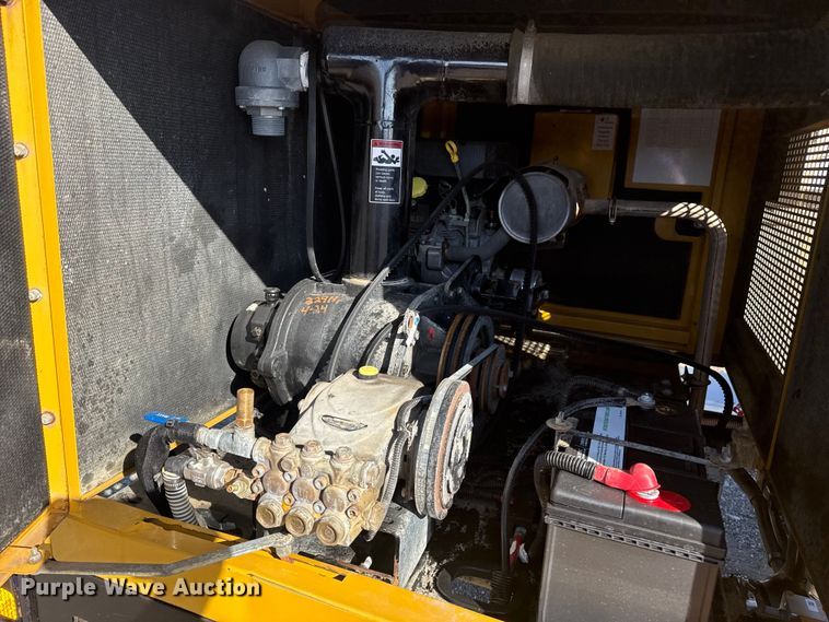 image for item EG1720 2023 Vermeer LP573SGT vacuum excavator