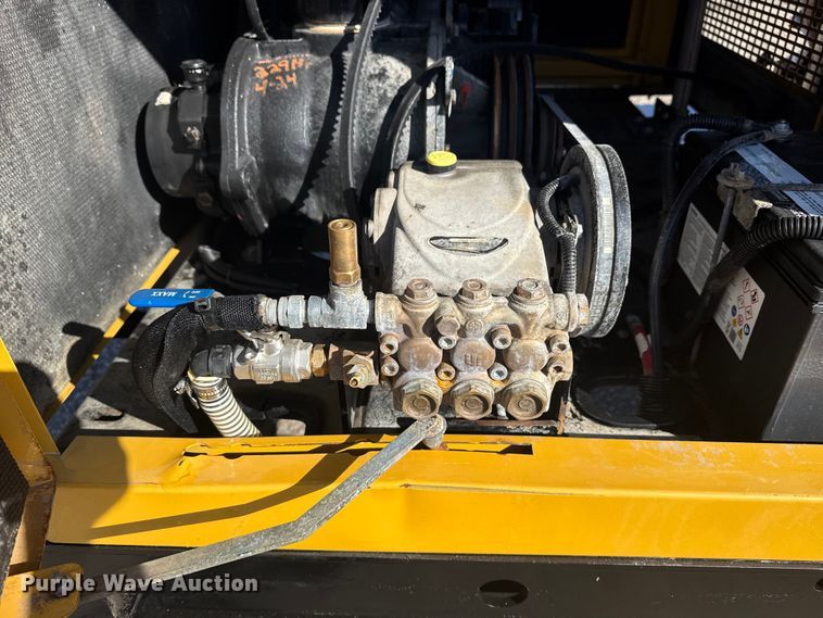 image for item EG1720 2023 Vermeer LP573SGT vacuum excavator