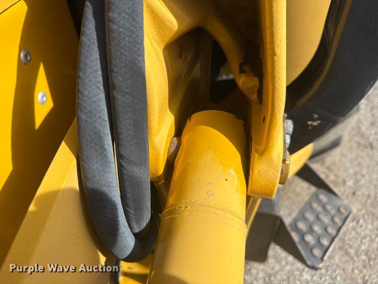 image for item EG1726 2007 John Deere 110 backhoe