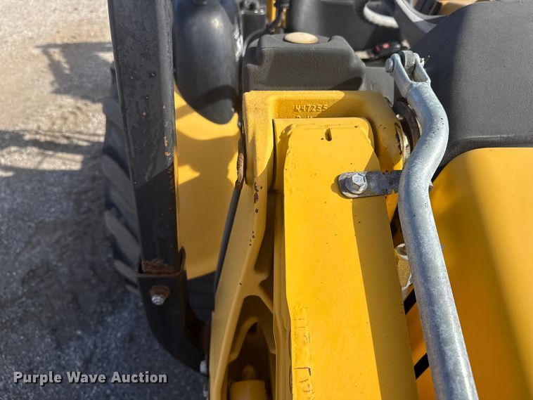 image for item EG1726 2007 John Deere 110 backhoe