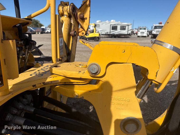 image for item EG1726 2007 John Deere 110 backhoe