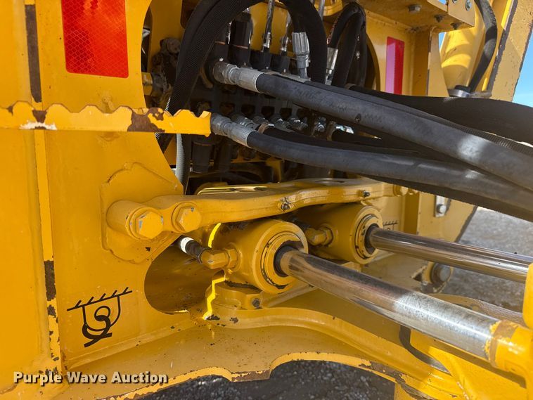 image for item EG1726 2007 John Deere 110 backhoe