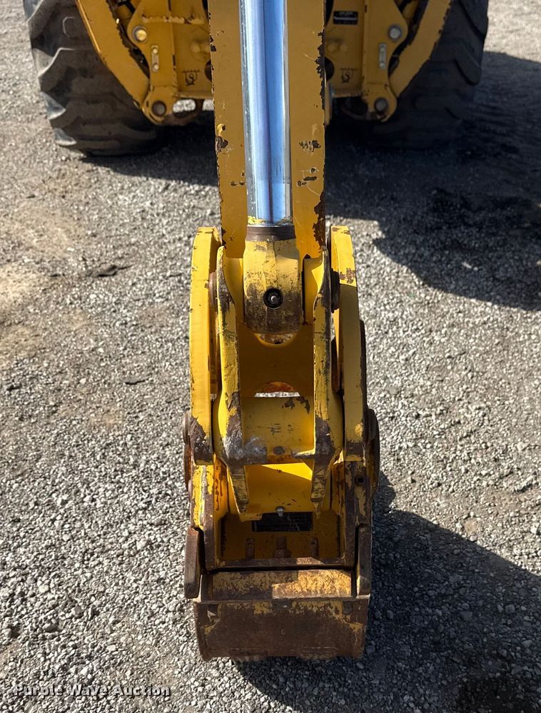 image for item EG1726 2007 John Deere 110 backhoe