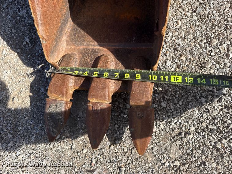 image for item EG1726 2007 John Deere 110 backhoe