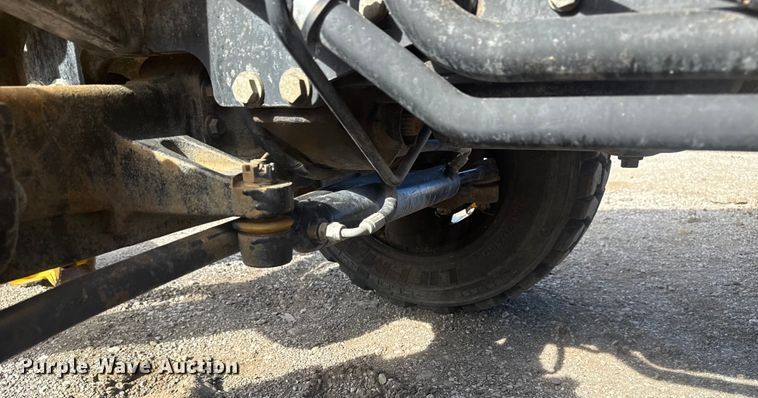 image for item EG1726 2007 John Deere 110 backhoe