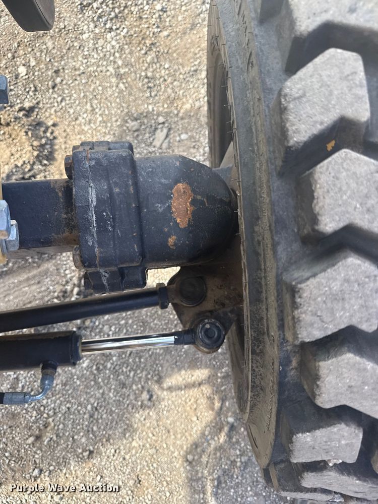 image for item EG1726 2007 John Deere 110 backhoe