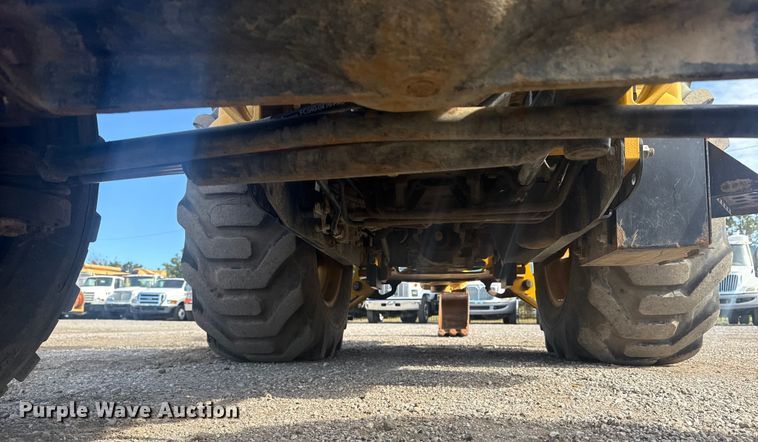 image for item EG1726 2007 John Deere 110 backhoe